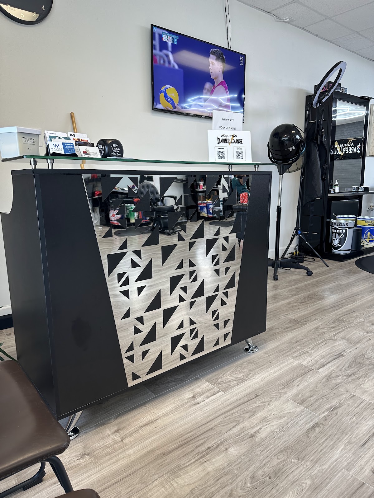 Augusta’s barber lounge photo 5