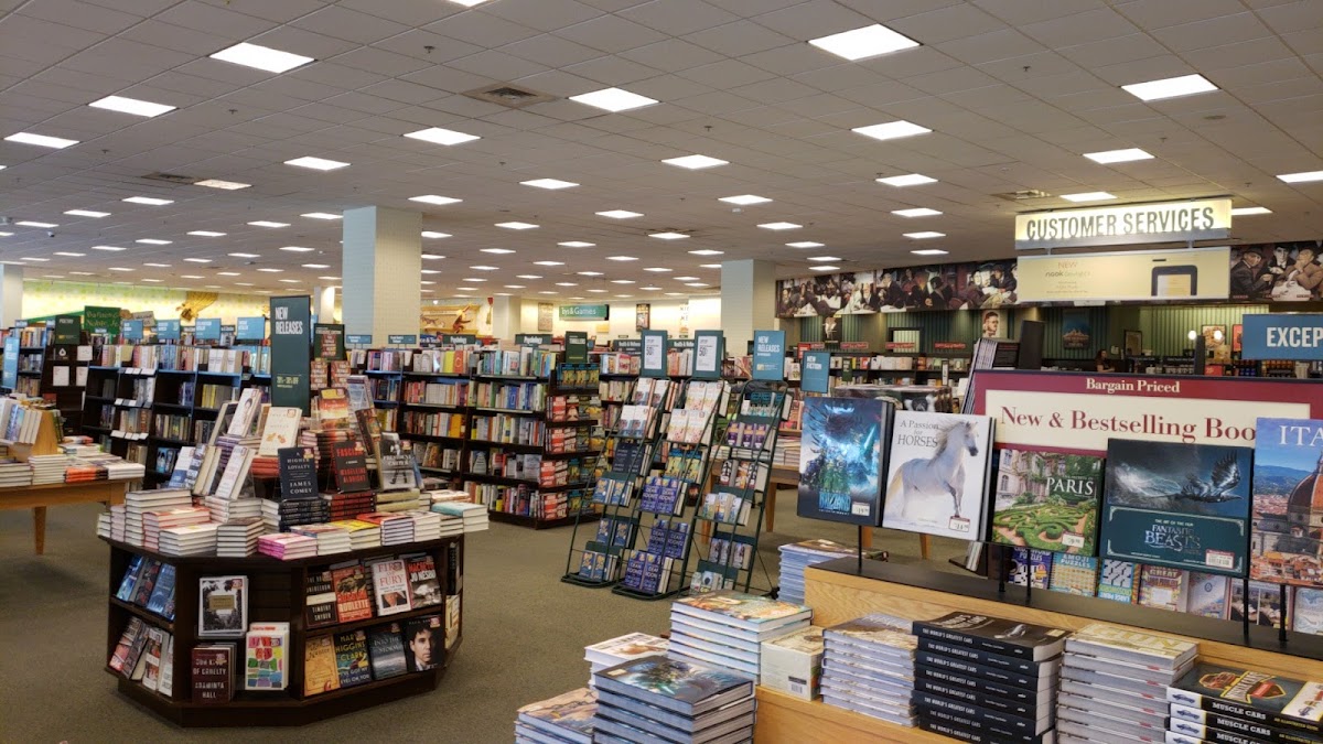 Barnes & Noble photo 2