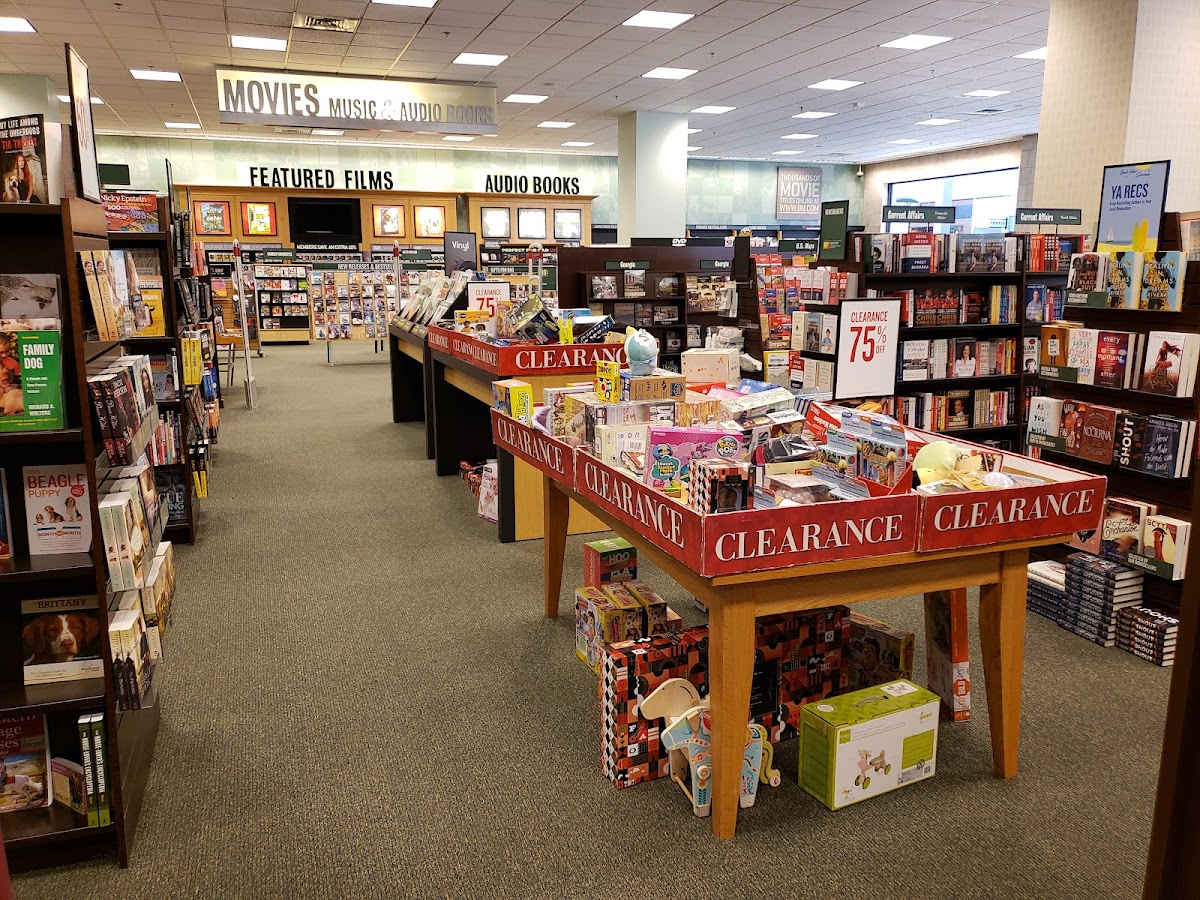 Barnes & Noble photo 5