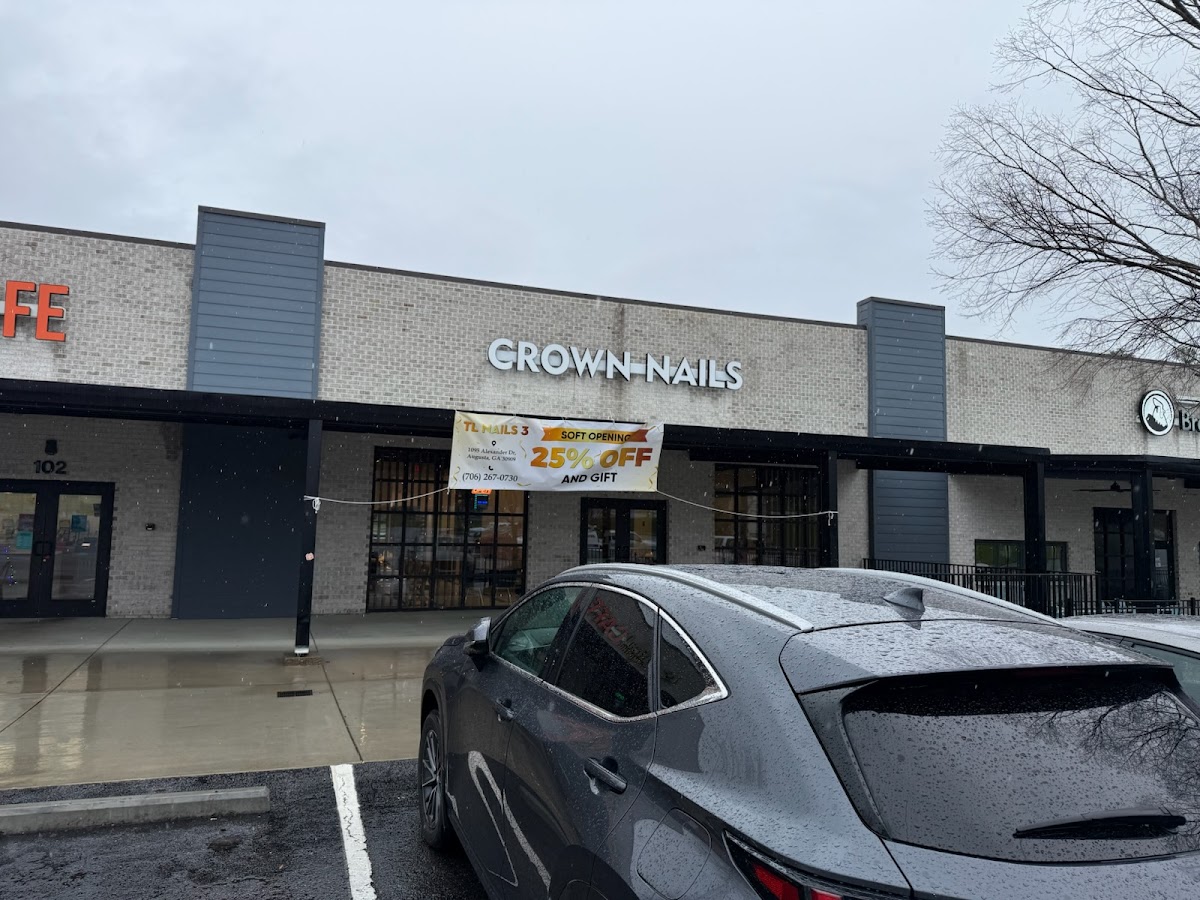 Crown Nails Lounge photo 2