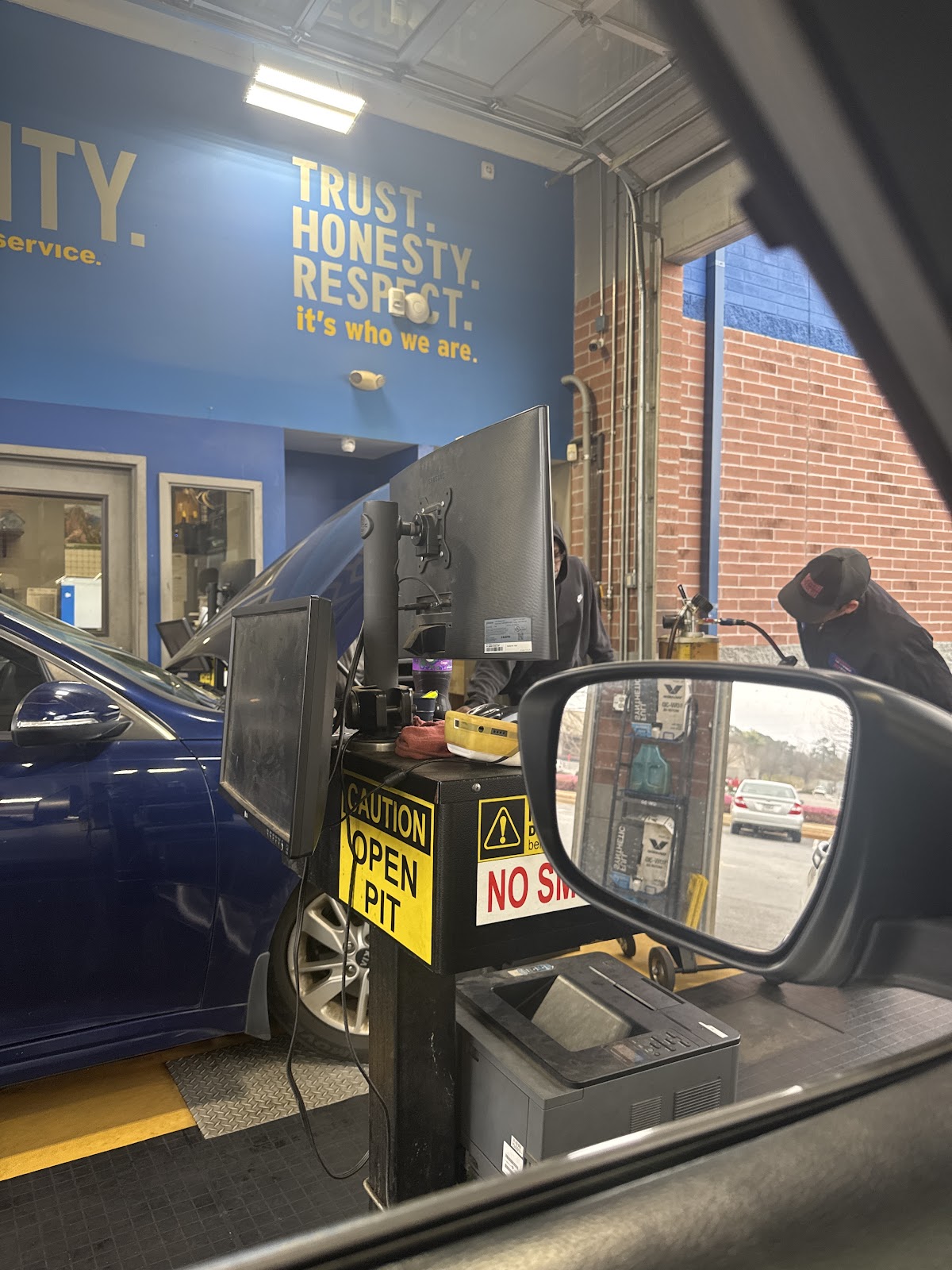 Express Oil Change & Tire Engineers photo 2