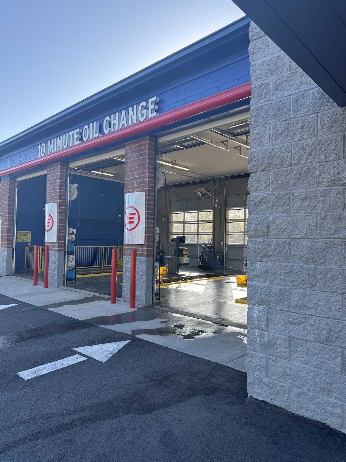 Express Oil Change & Tire Engineers photo 4