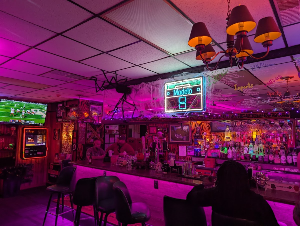 Fishbowl Lounge photo 3