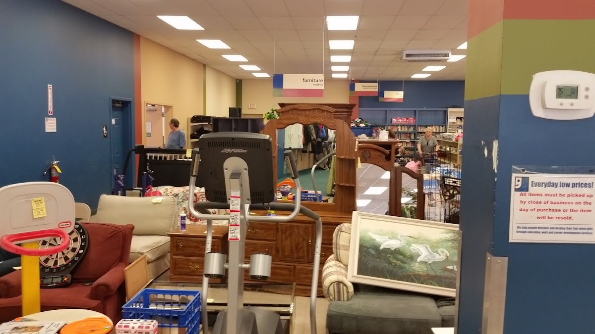 Goodwill Store and Donation Drive-Thru photo 3