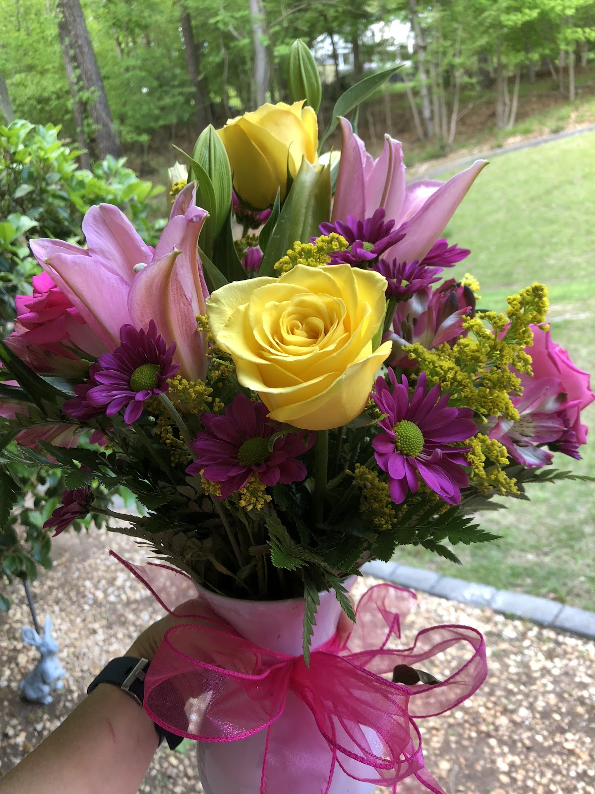 Ladybug's Flowers & Gifts photo 2