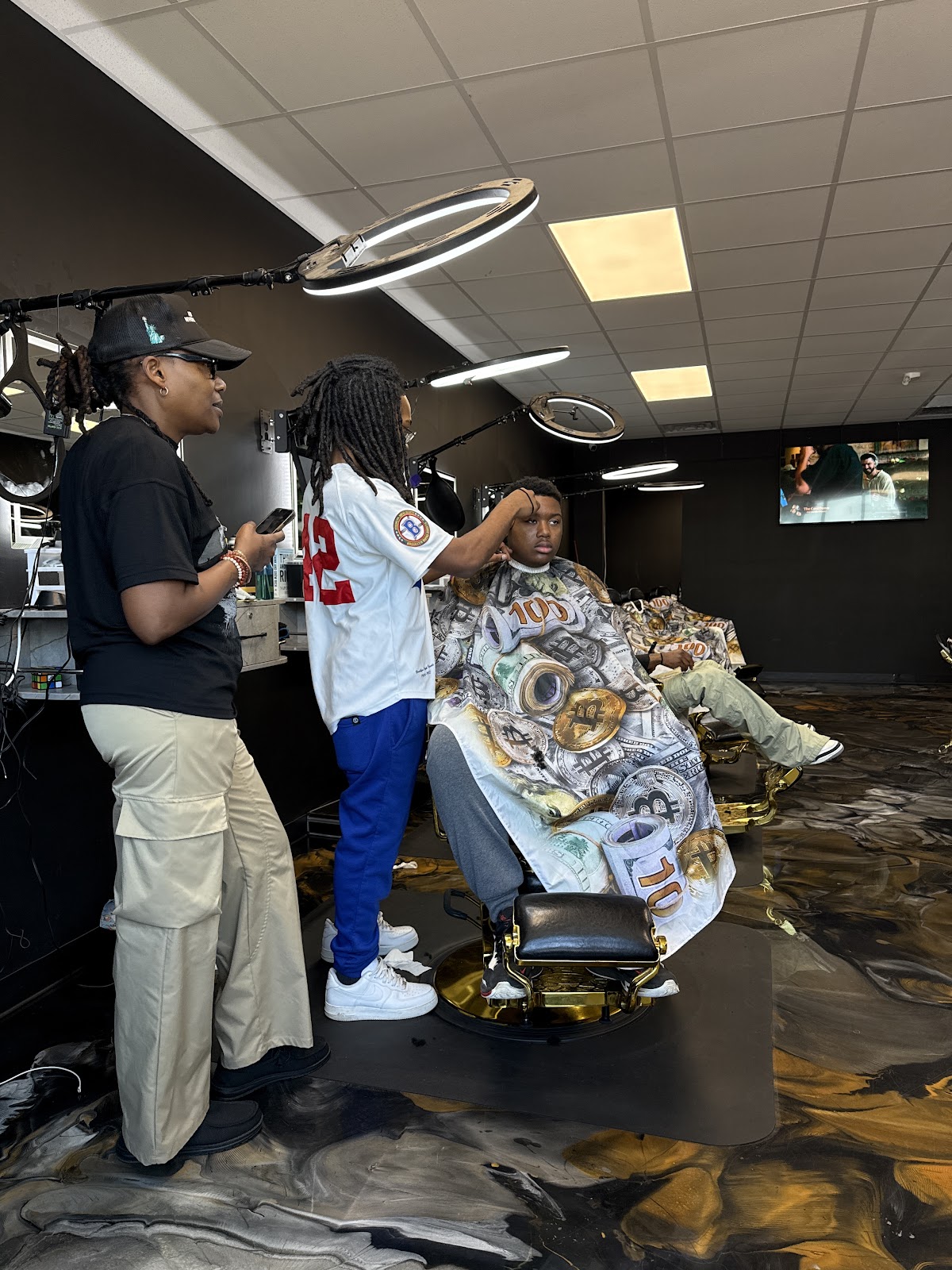 Midas Cuts photo 3