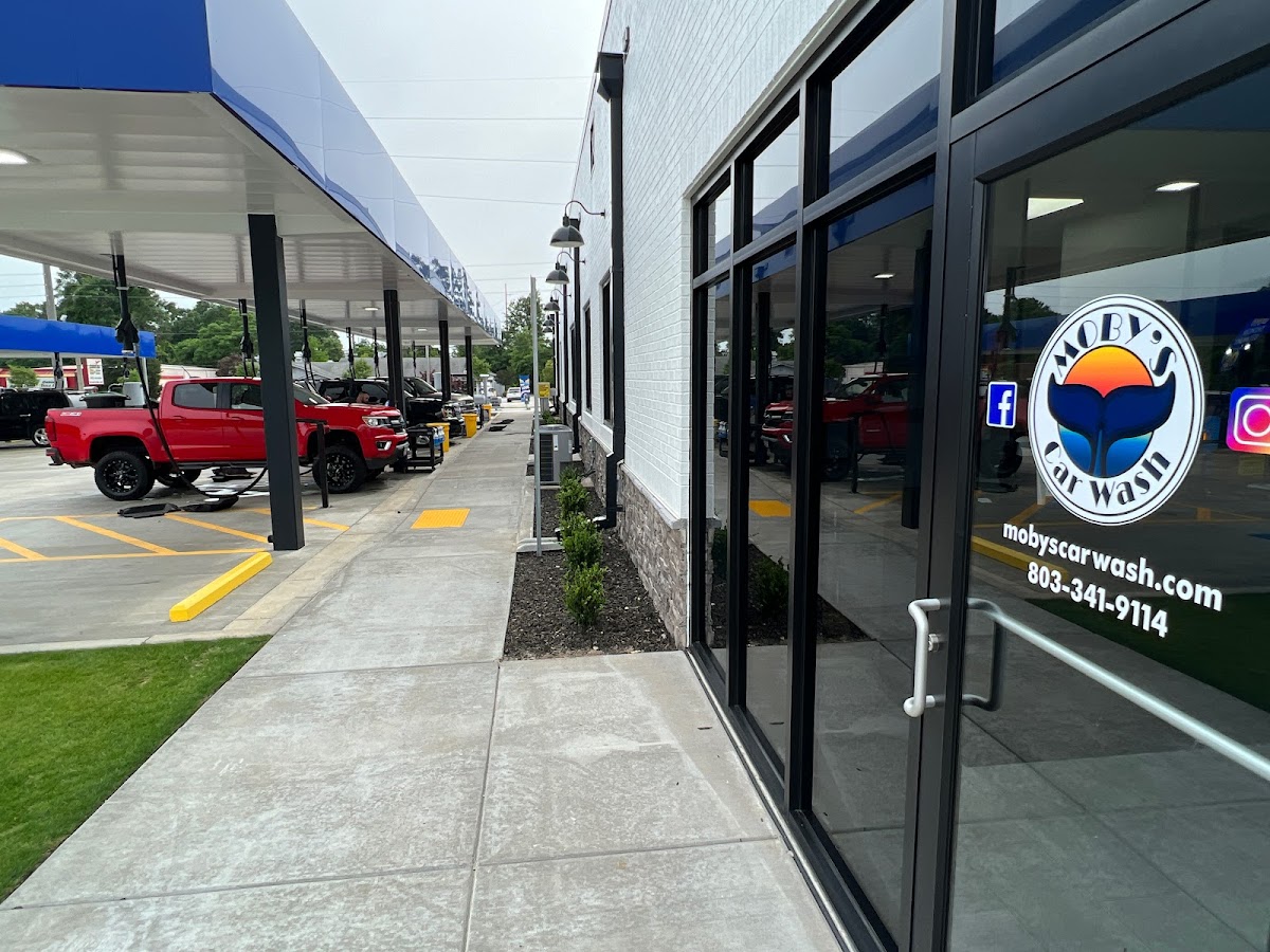 Moby's Car Wash photo 4